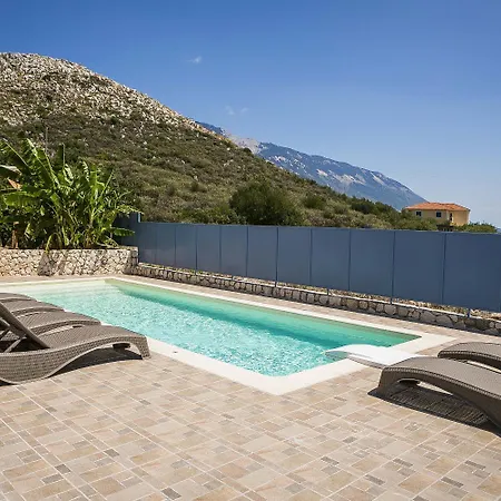 Βίλα Xenia Καραβάδος